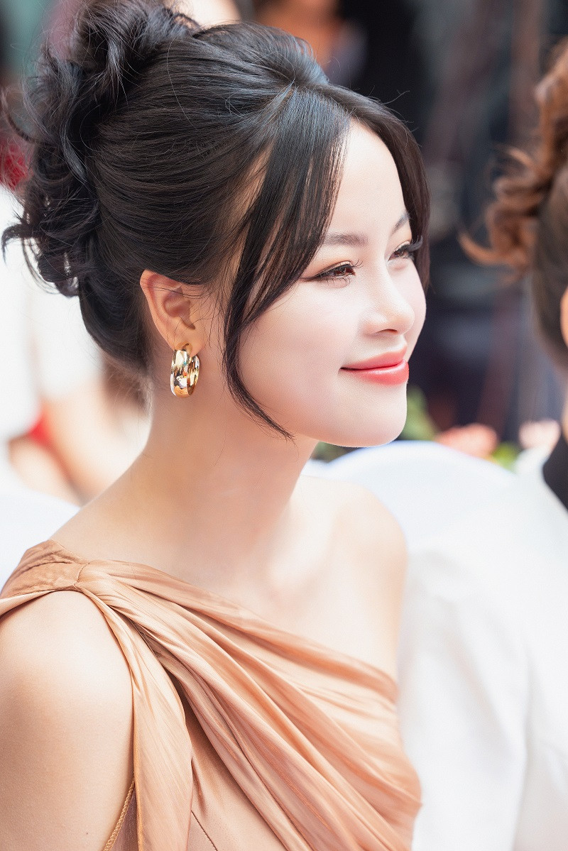 Góc nghiêng thần thánh của Á hậu 1 Miss World Vietnam 2023.