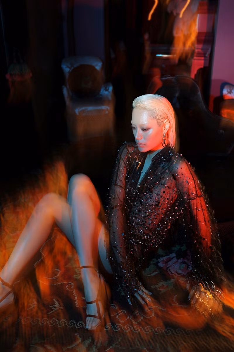 Xét về góc độ màu sắc, có lẽ NTK Công Trí vẫn còn “giấu bài” cho show diễn sắp tới. Anh chỉ bật mí một bảng màu vốn hòa hợp giữa thời trang cao cấp lẫn tính ứng dụng.