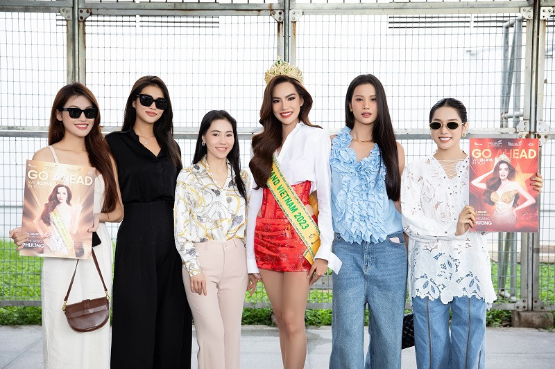 Đến cổ vũ Lê Hoàng Phương có Chủ tịch Miss Grand Vietnam - Thạc sĩ Phạm Kim Dung, Hoa hậu Đoàn Thiên Ân, Á hậu Trần Nguyên Minh Thư, Á hậu Lê Thị Hồng Hạnh, Á hậu Hương Ly.