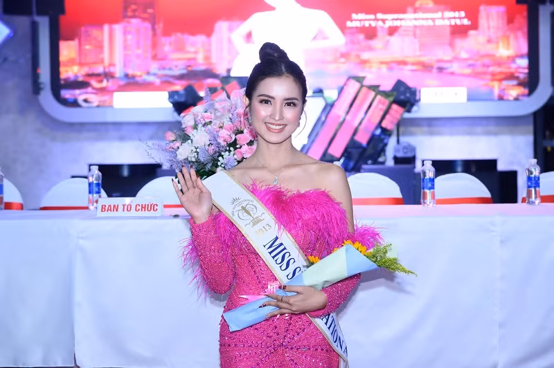 Ca si Duong Ngoc Thai cham thi Hoa hau Doanh nhan Hoan vu 2024-Hinh-4