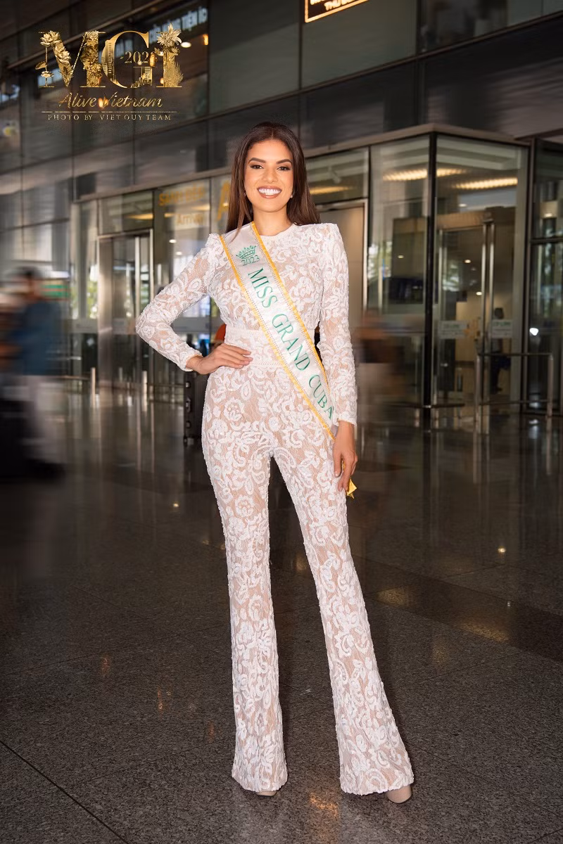 Đại diện ban tổ chức cho biết, khi đến từng nơi, thí sinh được trải nghiệm trang phục truyền thống của Việt Nam như áo dài, áo yếm, tìm hiểu đặc sắc ẩm thực từng vùng miền. Đó là cách tiếp cận thú vị làm thí sinh thích thú.