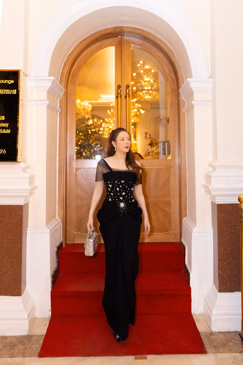 Đây là truyền thống hằng năm của Lý Nhã Kỳ và lúc nào buổi tiệc của cô cũng được trang hoàng lộng lẫy, mang đậm phong cách quý tộc.