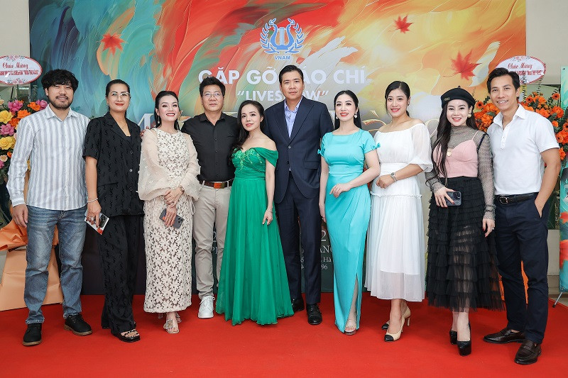 Thanh Lam, Tan Nhan va dan ca si hat tri an cac nha giao-Hinh-2