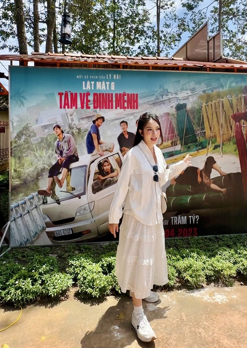 Mới đây, trọn bộ series “Lật mặt” bao gồm phần phim mới nhất - “Lật mặt 6” đã được công chiếu toàn cầu trên Netflix và tạo được hiệu ứng tốt.