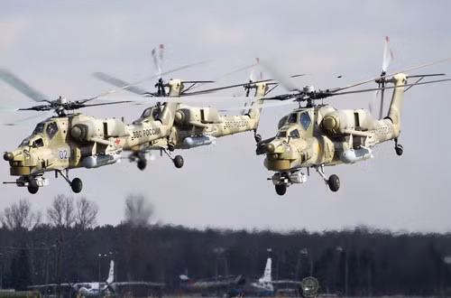 Theo thông tin ban đầu là máy bay bị vướng vào vào đường dây điện cao thế.