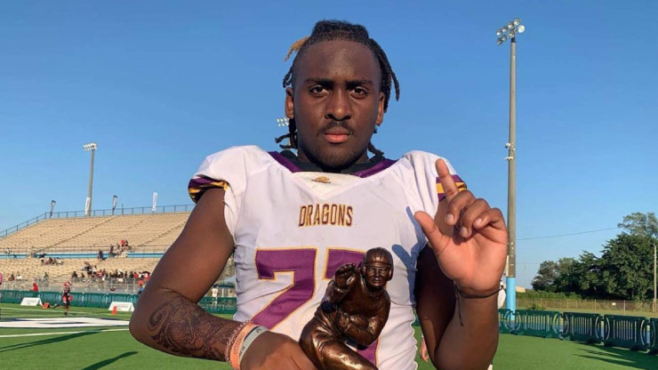 Su that cau thu 12 tuoi nhin nhu U40