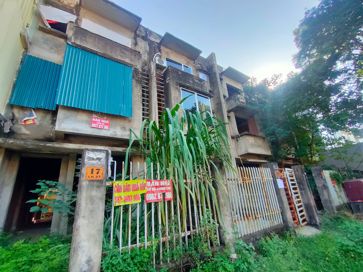  Khu đô thị mới Vân Canh (KĐTM Vân Canh) do Tổng công ty Đầu tư phát triển nhà và đô thị (HUD) làm chủ đầu tư, có tổng diện tích trên 68,5ha, quy mô dân số 13.190 người. KĐTM Vân Canh được khởi công xây dựng từ năm 2008 và bắt đầu bàn giao nhà từ năm 2012. 