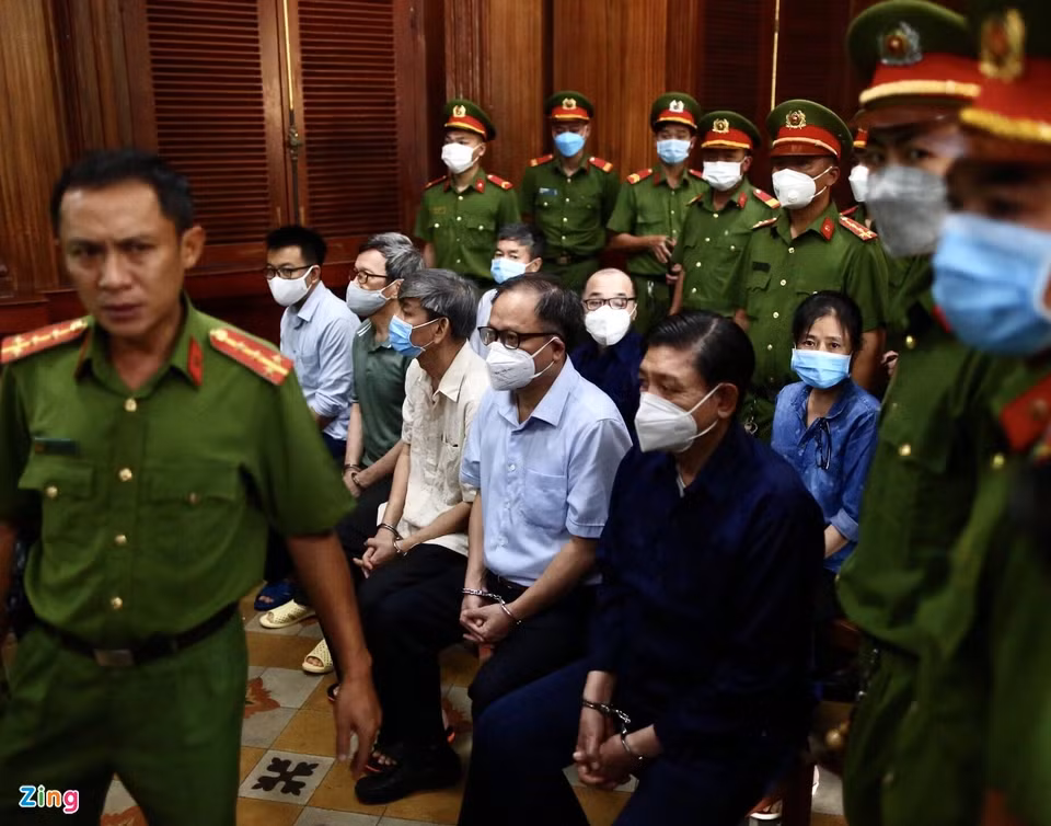 Ong Tat Thanh Cang bat khoc, muon nop tien khac phuc hau qua-Hinh-2