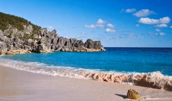 Biển "trong vắt" nhất thế giới nhưng ít tàu nào dám đi qua - Hình 5 Bien