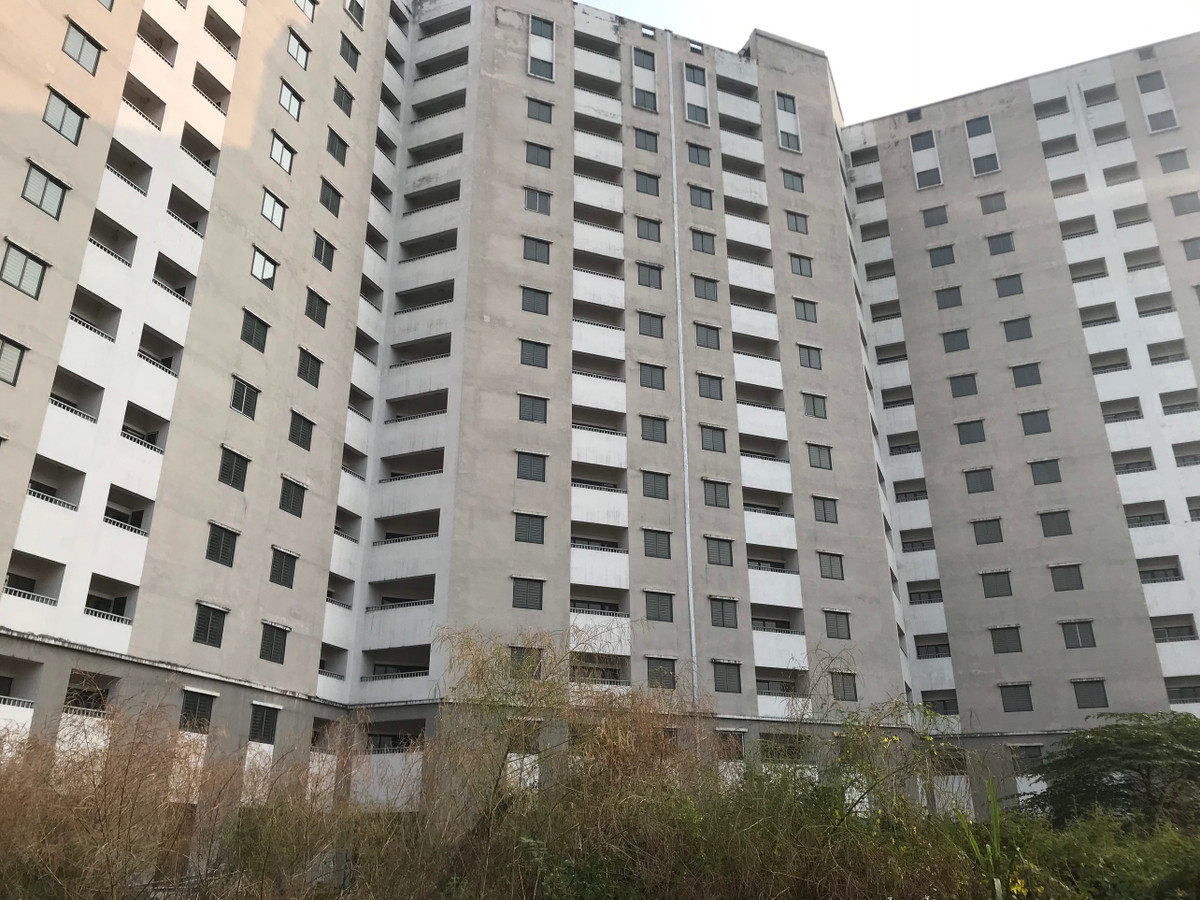 Hàng trăm căn hộ khu tái định cư Trần Phú vẫn chưa có người đến ở gây lãng phí nghiêm trọng.