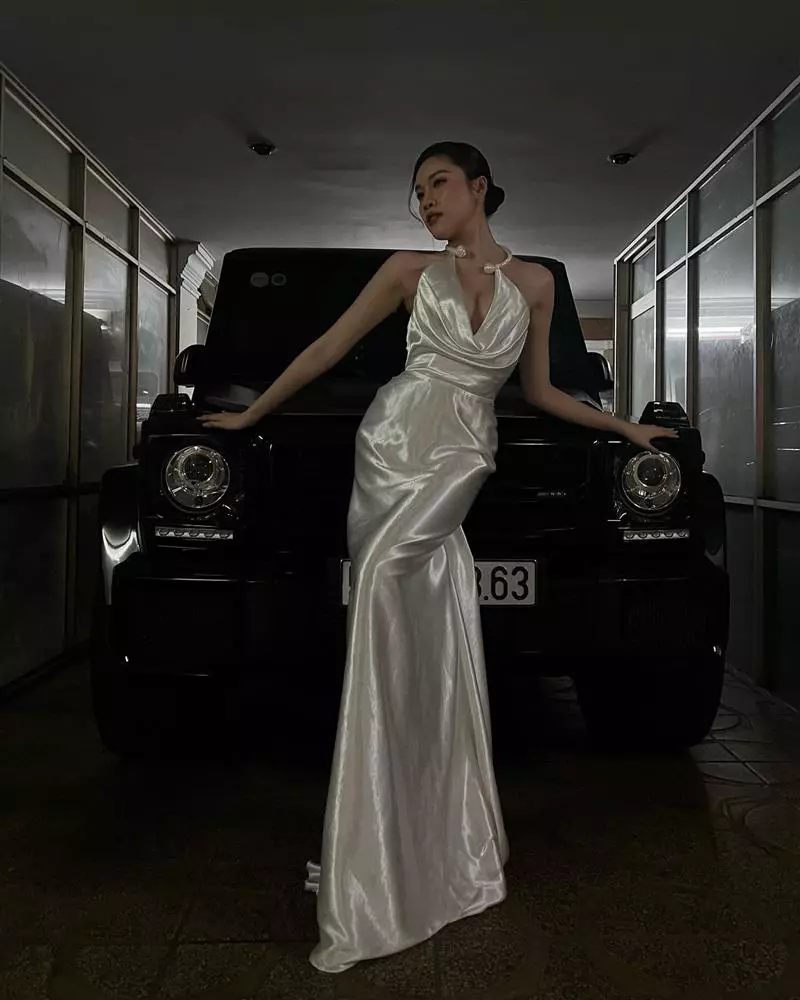 Chung khung hinh, MC Thanh Huyen 