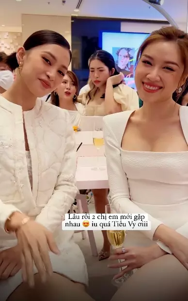 Chung khung hinh, MC Thanh Huyen 