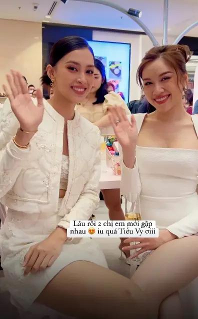 Chung khung hinh, MC Thanh Huyen 