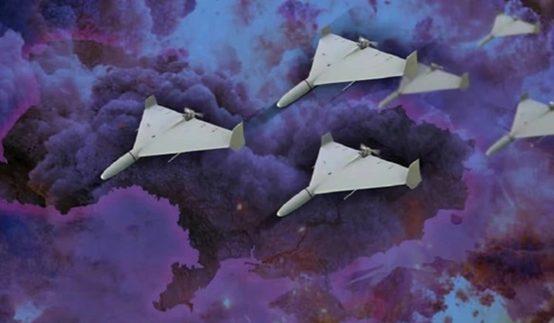 "Shahed-136" được gọi là "xe máy nhỏ" vì nó sử dụng động cơ piston Mado MD550 với công suất khoảng 50 mã lực. Cả binh sĩ Nga và Ukraine đều nhận xét rằng, mặc dù loại UAV này có tầm bay xa và sức công phá lớn, nhưng tiếng ồn khá lớn. Từ khoảng cách xa, người ta có thể nghe rõ tiếng động cơ tương tự tiếng xe máy, do đó nó được đặt biệt danh “xe máy nhỏ”. Ảnh: Getty Images. 