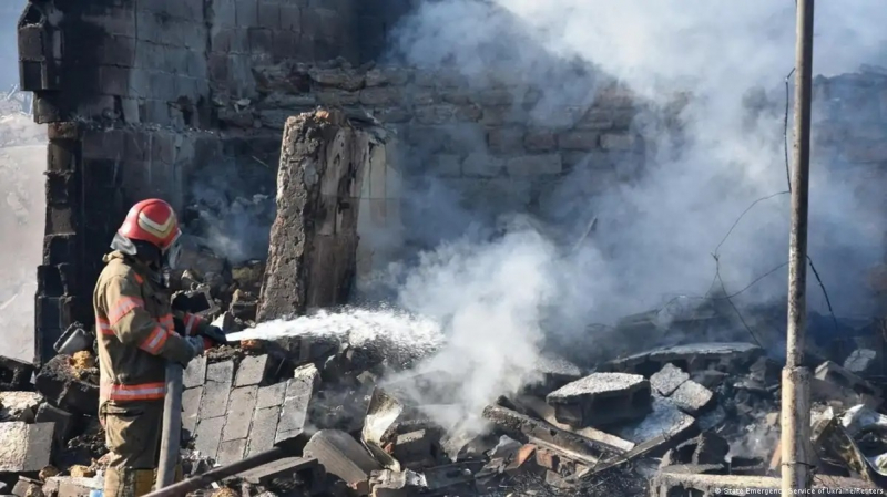 Tuy nhiên, trên chiến trường Ukraine, tầm bay xa như vậy thường không cần thiết. Người ta cho rằng Nga có thể giảm bớt nhiên liệu để tăng khối lượng đầu đạn, và thường xuyên sử dụng loại UAV tự sát này để phá hủy các mục tiêu quan trọng ở hậu phương của Ukraine như nhà máy điện, trạm biến áp. Ảnh: Getty Images. 