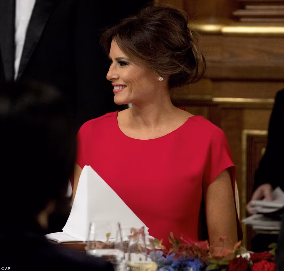 Cận nhan sắc xinh đẹp của Đệ nhất phu nhân Melania Trump.