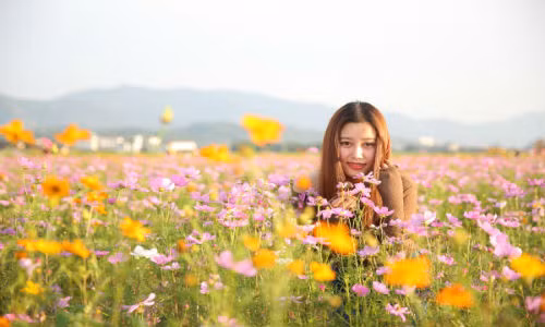 Tuổi Mùi: Công việc: Cần phải đề phòng tiểu nhân chọc ngoáy. Tài vận: Nên thận trọng trong các giao dịch tiền bạc. Tình cảm: Vận thế đang kém, cố gắng tránh cãi vã. Hướng vượng tài: Xuất hành hướng Nam, kỵ hướng Bắc. Màu sắc vượng vận. Màu đen. Quý nhân: Tuổi Hợi.