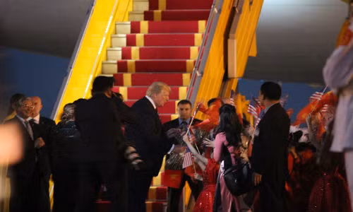 Be trai 11 tuoi vui suong nhan hoa tu Tong thong My