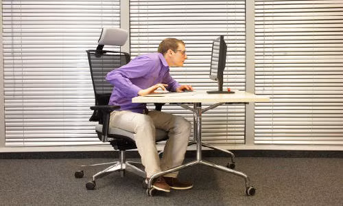 2. Huyết tương thấp hoặc viễn thị, xảy ra với mắt do thấu kính không điều chỉnh được đúng đường truyền của ánh sáng, dẫn đến các điểm tập trung ra phía sau võng mạc khiến hình ảnh nhận được bị mờ, nhòe đi. Nó cũng có thể là vấn đề mệt mỏi. Điều trị bằng cách kính đeo mắt, thấu kính chỉnh hình hoặc phẫu thuật mắt.