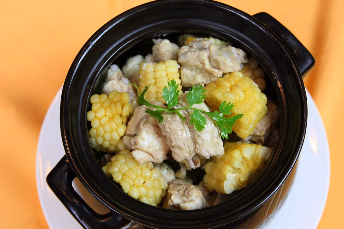 Chất chống oxy hoá sẽ làm chậm sự lão hóa của cơ thể và làn da, có tác dụng ngăn ngừa tốt các mảng sắc tố sẫm màu trên da, giảm nếp nhăn và các bệnh lão hóa da khác. Ảnh: huitu.