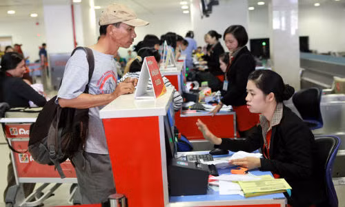 Khong dung the dang vien, bang lai xe lam thu tuc di may bay