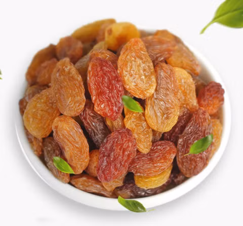 Tuy là thực phẩm bổ dưỡng, lành mạnh từ thiên nhiên nhưng phần lớn chúng ta đều chưa biết cách chế biến nho khô để tận dụng tối đa công dụng của nó với sức khỏe. Ảnh: toutiao.