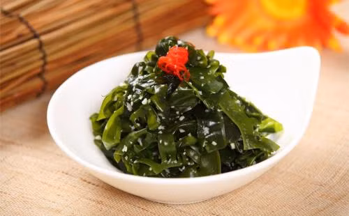 Rong biển: Là thực phẩm giàu axit linoleic, lecithin và nhiều chất dinh dưỡng quý giá khác, có tác dụng tăng cường chức năng của não bộ. Ảnh: china.