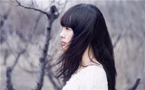 Tuổi Mùi: Nhiều người đã quen cảm giác cô đơn đôi khi nói đến yêu họ còn ngại chính vì thế cơ hội thoát FA càng khó đối với họ. Tuy nhiên cuối năm vận đào hoa chuyển mình rực rỡ, bạn không tìm đào hoa cũng đến, bạn không muốn cũng có người theo đuổi, vì thế đây là cơ hội tạm biệt cuộc sống cơ đơn lẻ bóng.