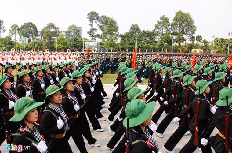 Bat ngo dan vu khi tham gia dieu binh 30/4 (1)-Hinh-2