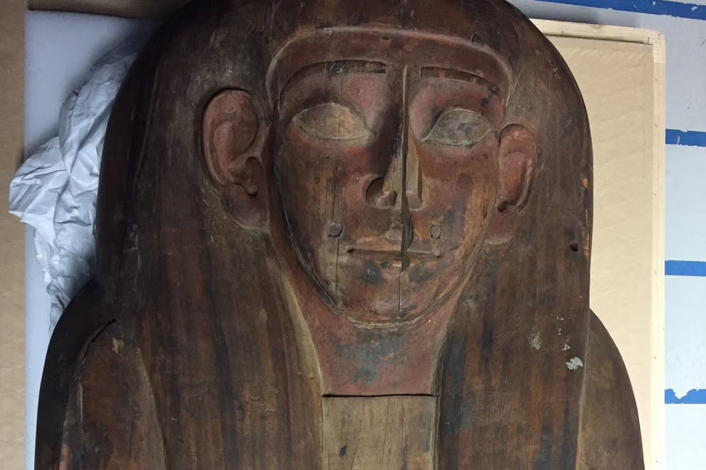 Viện Bảo tàng Nicholson thuộc Đại học Sydney ở Australia đã trưng bày một cỗ quan tài tưởng trống rỗng bên trong suốt 150 năm. Theo đó, các chuyên gia không hề hay biết bên trong có chứa một xác ướp Ai Cập khoảng 2.500 tuổi nếu không quét CT.