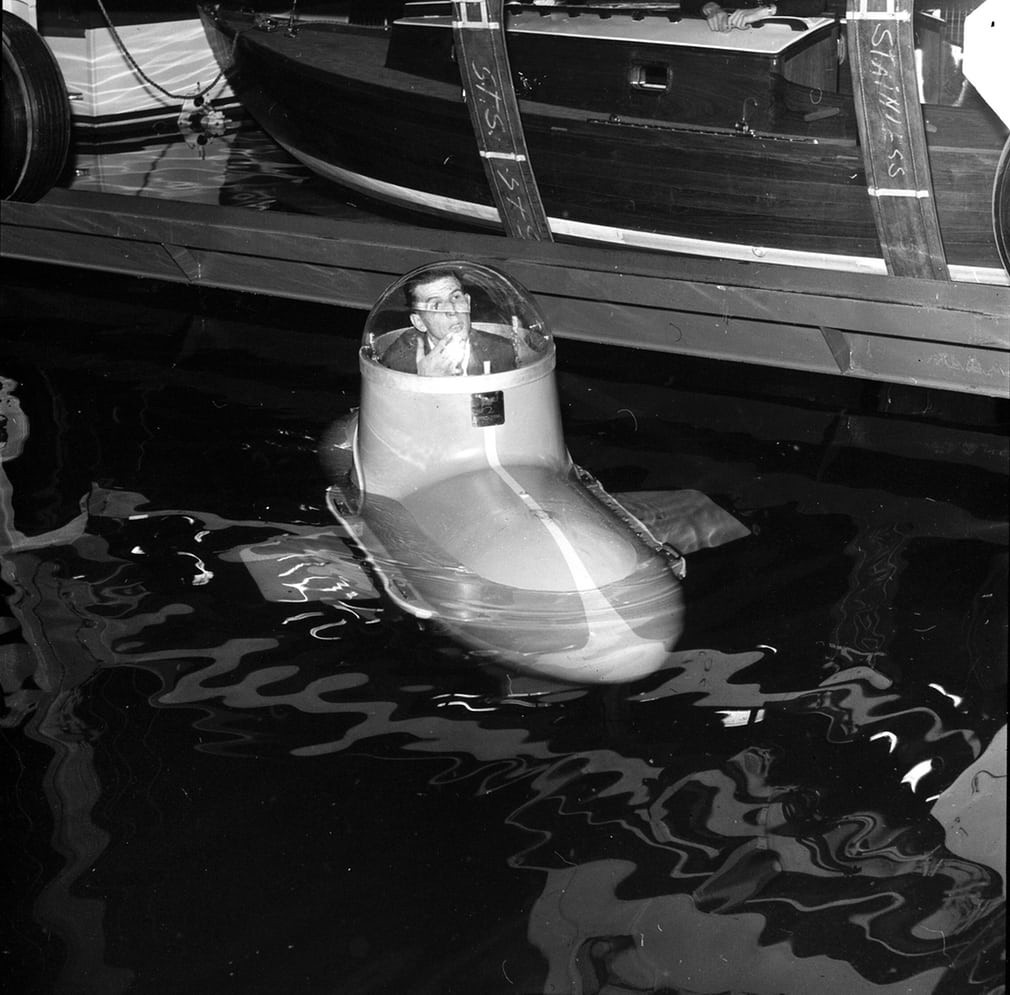 Sáng chế xe lội nước một chỗ ngồi. Không có ghi chép nào cho thấy phát minh này vận hành như thế nào.