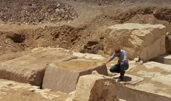 Theo nhóm chuyên gia, hầm chôn cất tại ngôi mộ này vẫn chưa được khai quật. Vì vậy, họ hy vọng sẽ có thể tìm thấy thi hài của vợ chồng Seneb-Neb-Af trong cuộc khai quật sắp tới.