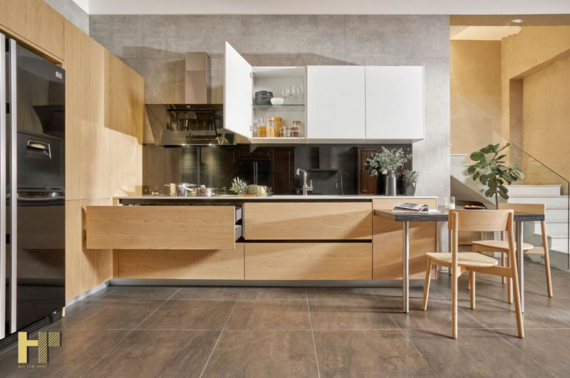 Trong số này, các sản phẩm gỗ sao đen được khách hàng ưa chuộng bao gồm: bàn ghế sao đen, giường sao đen, tủ sao đen….