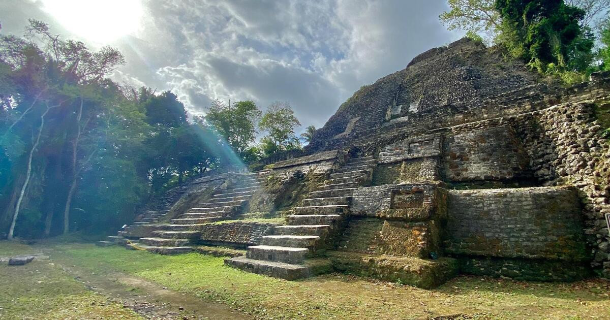 Sau khi kiểm tra các mẫu trầm tích, nhóm nghiên cứu của ông Evans kết luận rằng lượng mưa hàng năm ở khu vực xung quanh hồ đã giảm từ 41 - 54% trong thời gian dài suốt khoảng 400 năm.