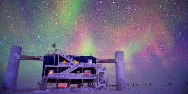 Tuy nhiên, thay vì tự tìm kiếm, nhóm nghiên cứu phát triển mạng thần kinh tích chập tối ưu hóa phân loại hình ảnh để rà soát dữ liệu do IceCube thu thập trong gần 10 năm (từ năm 2011 - 2020) nhằm tìm dấu hiệu của hạt tau neutrin. Kết quả là họ phát hiện dấu vết của 7 hạt ma nhiều khả năng là tau neutrino. Theo chuyên gia Cowen, khả năng nhầm lẫn chỉ ở mức 1 phần 3,5 triệu.