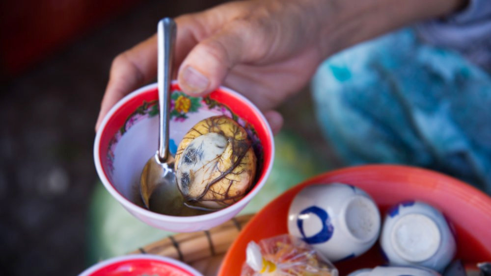 Nhung nguoi nao khong nen an trung vit lon?