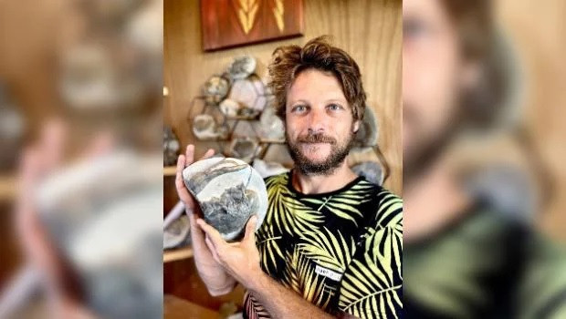 Trong số những loài cua còn sống và đã tuyệt chủng, cua khổng lồ Tasmania (Pseudocarcinus gigas) có chiếc càng lớn nhất. Theo các nhà khoa học, càng của con cua khổng lồ Tasmania đực có thể dài tới 47 cm. Loài giáp xác này phân bố khắp biển Tasmania và có thể nặng tới 12 kg.