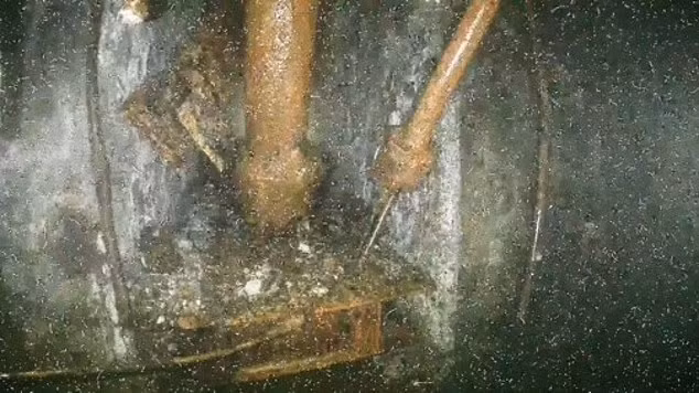 TEPCO hiện tìm cách tìm hiểu nhiều hơn về vị trí và tình trạng của số nhiên liệu này để xúc tiến quá trình dọn dẹp nhằm giải thể nhà máy điện hạt nhân Fukushima Dai-ichi. Camera trên drone không thể quan sát đáy lõi lò phản ứng, một phần do bóng tối trong khoang chứa.