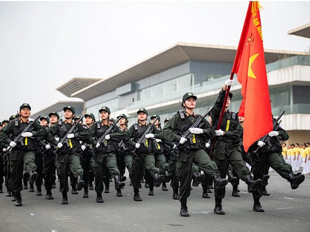 5.000 canh sat co dong tham gia tong duyet ky niem Ngay truyen thong