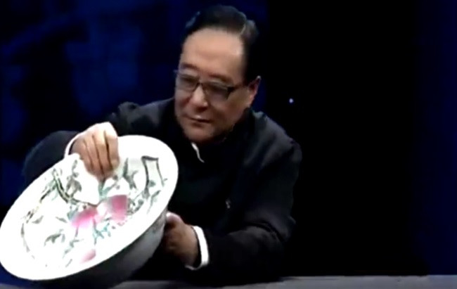 Thông thường, các cổ vật thời nhà Thanh có giá khá đắt đỏ từ vài triệu cho tới hàng chục triệu Nhân dân tệ.