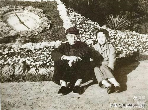 Trong cuộc hôn nhân thứ 5, Phổ Nghi và Lý Thục Hiền không có con chung. Tuy nhiên, tình cảm vợ chồng vô cùng tốt đẹp. Tương truyền, Phổ Nghi rất yêu thương người vợ thứ 5. Trong đó, mỗi khi trời mưa, ông thường cầm ô đi đón vợ.