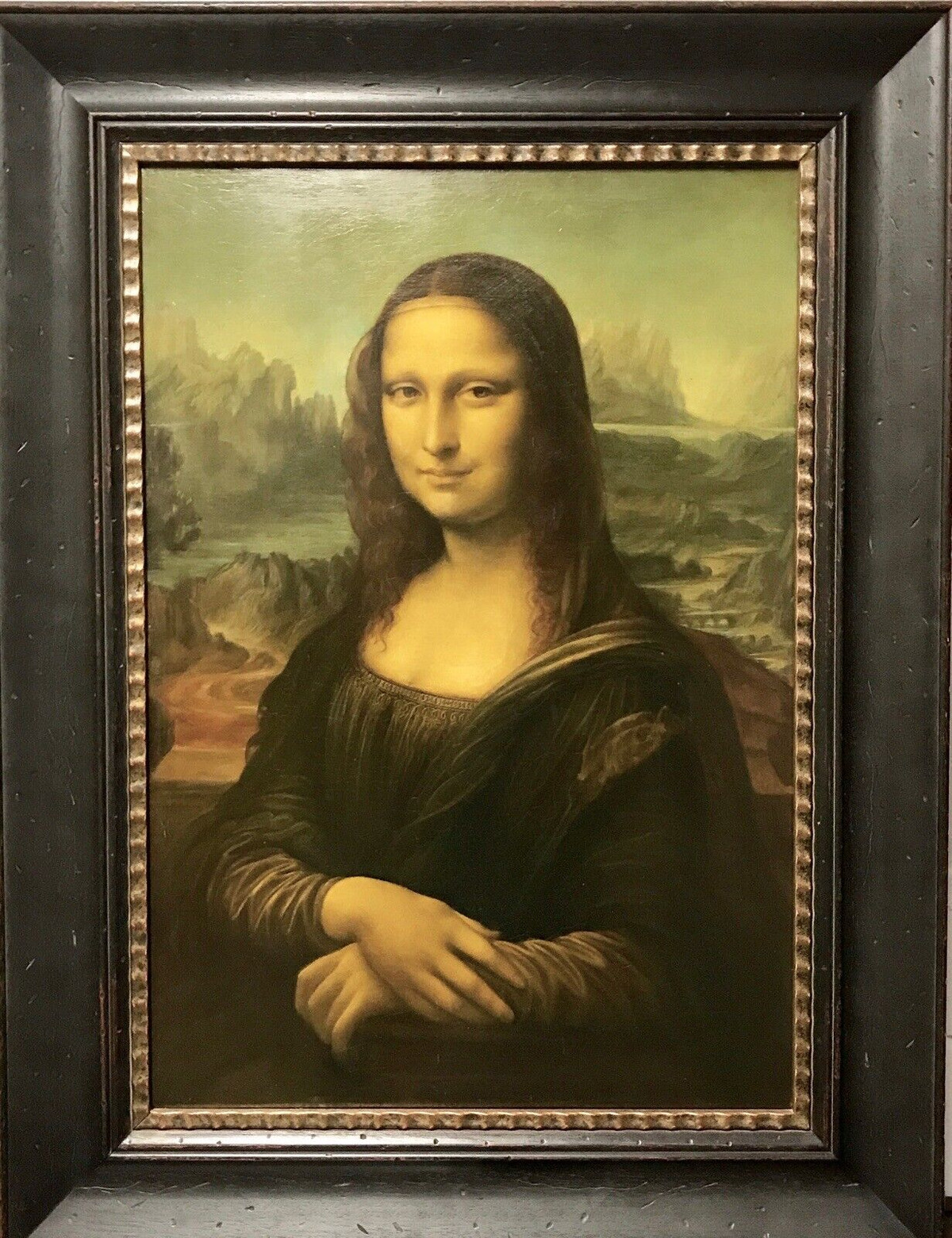 Bức tranh Mona Lisa là kiệt tác hội họa nổi tiếng của danh họa Leonardo Da Vinci. Được hoàn thành năm 1506, bức họa này được trưng bày trong bảo tàng Louvre tại Paris, Pháp từ năm 1791.