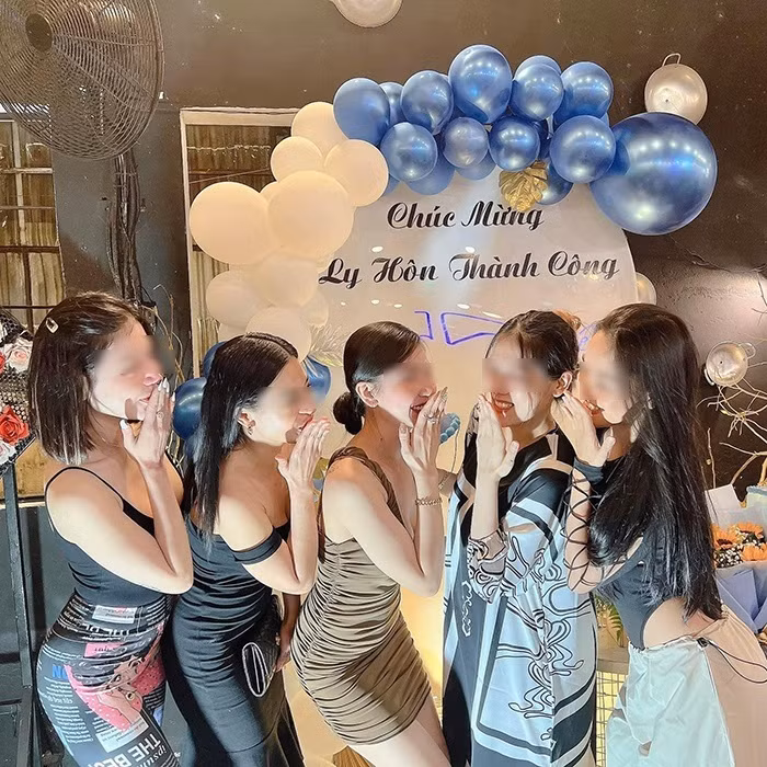 Không ít người cho rằng cô gái cố tình làm màu để câu view. Tuy nhiên cũng có khá nhiều ý kiến đồng tình với cô gái khi cuộc hôn nhân không hạnh phúc thì nên giải thoát cho nhau.