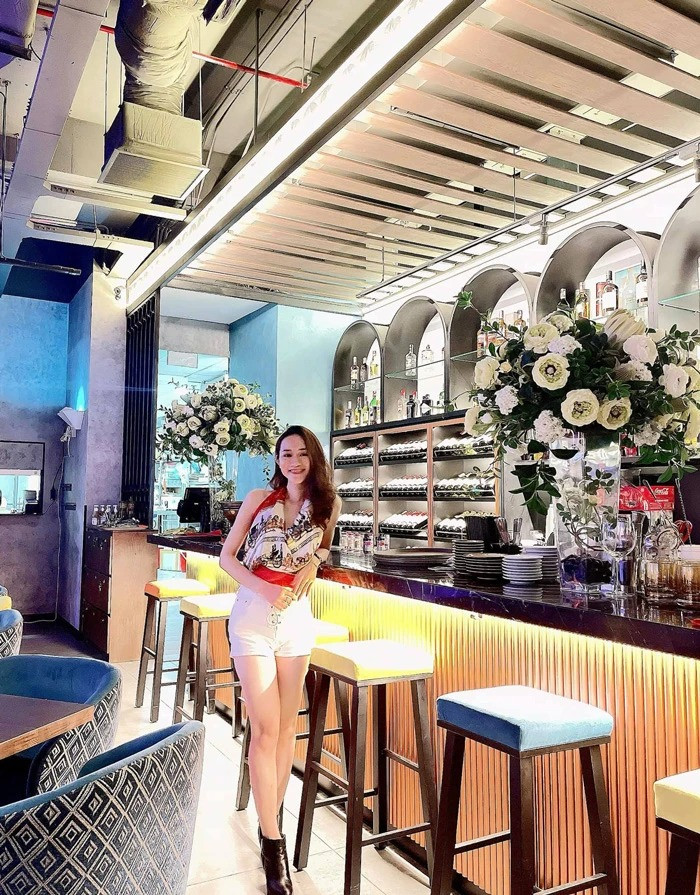 Thúy Huyền liên tiếp có cơ hội làm việc tại các tập đoàn và công ty lớn, tuyển dụng gắt gao.