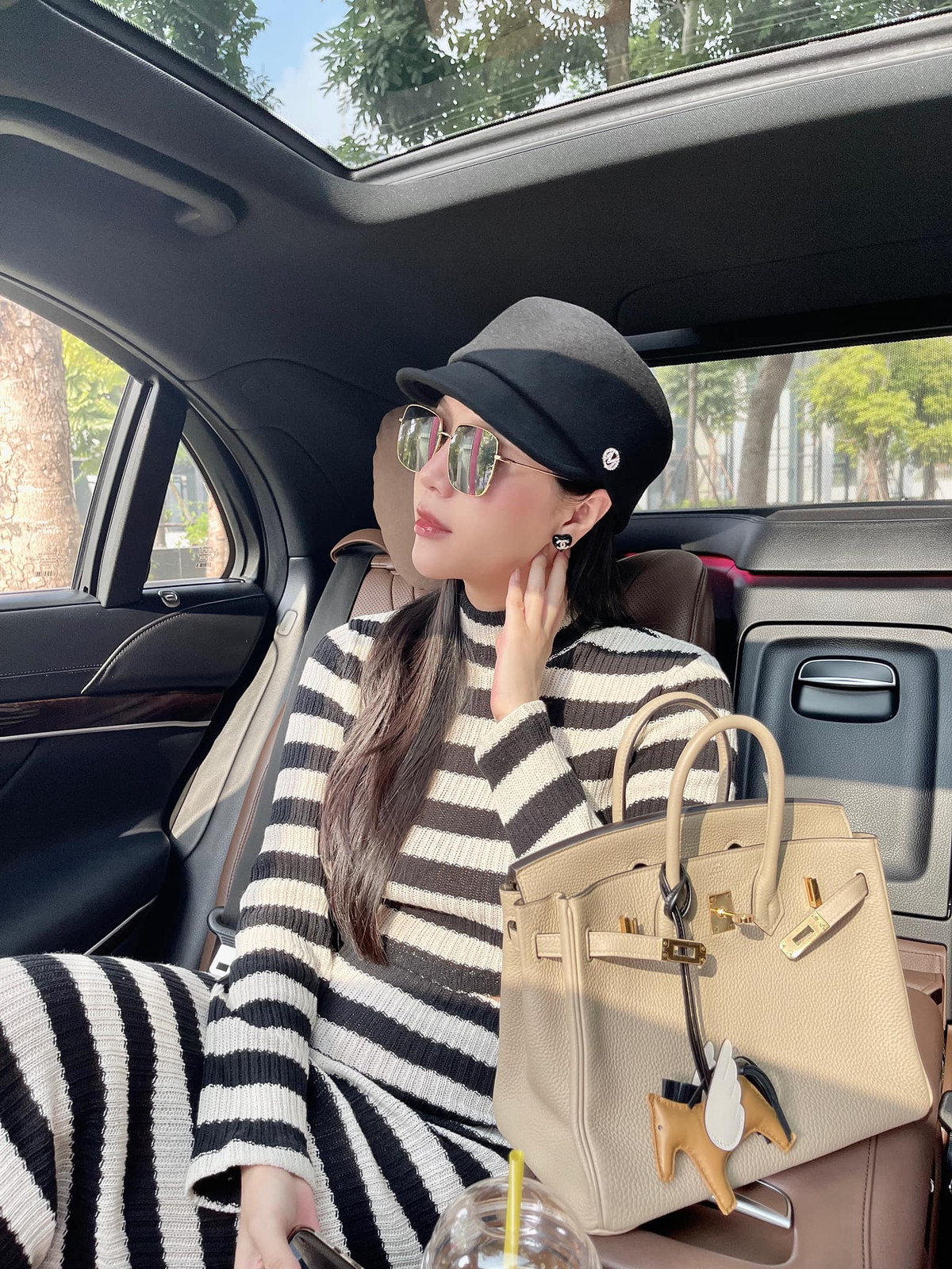 Cô cũng trở nên nổi tiếng khi đóng MV “Chắc ai đó sẽ về” của Sơn Tùng M-TP.