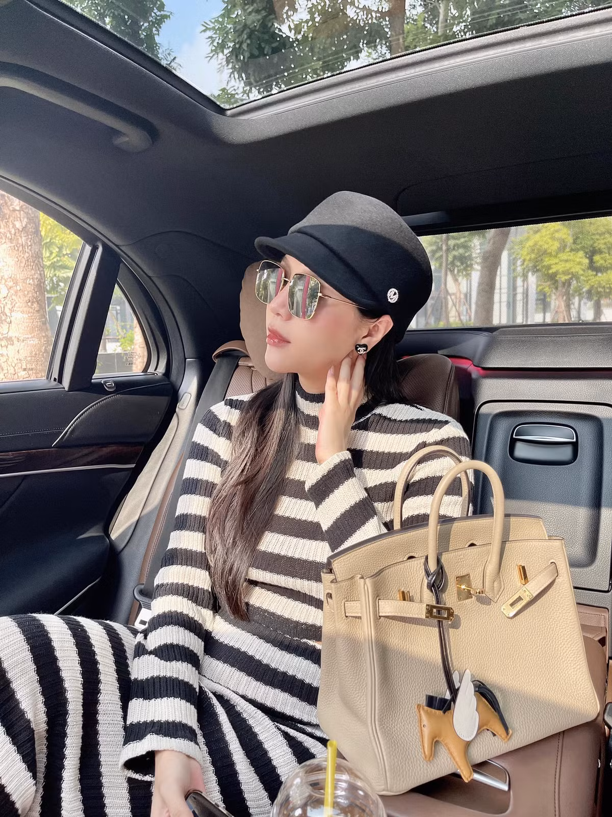 Cô cũng trở nên nổi tiếng khi đóng MV “Chắc ai đó sẽ về” của Sơn Tùng M-TP.