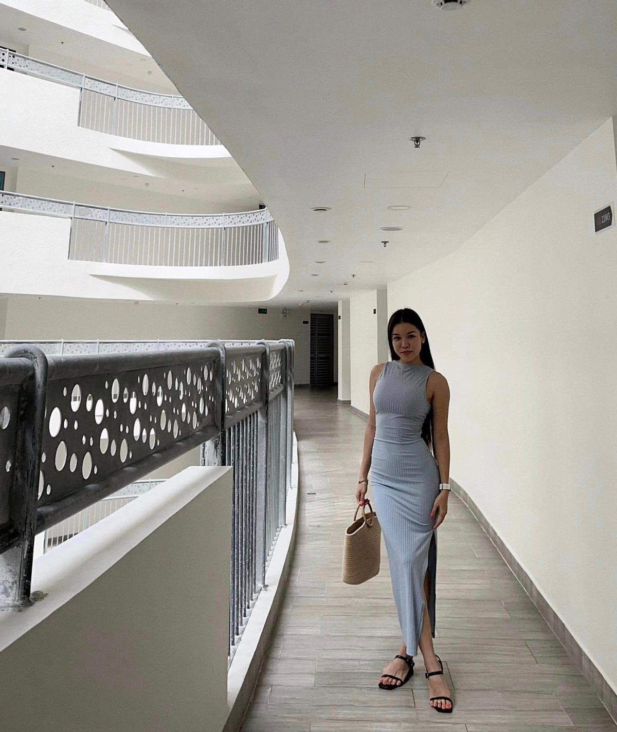 Được biết Văn Lâm đang tập luyện tích cực cho trận đấu ngày mai gặp Malaysia trên sân Mỹ Đình nên không thể cùng bạn gái hẹn hò lãng mạn như nhiều người đồn đoán.