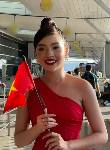 Thậm chí nhiều người còn mang ra so sánh với Bùi Lý Thiên Hương - người từng được mệnh danh là mỹ nhân nóng bỏng nhất nhìn Miss Grand Vietnam.