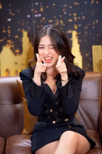 Trong những phần thi đầu tiên, người đẹp sinh năm 2000 nhận về nhiều phản hồi tích cực.