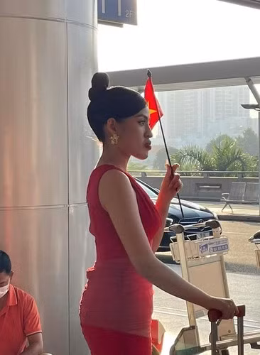 Dù không được đánh giá cao về nhan sắc, kỹ năng lẫn kinh nghiệm "chinh chiến" Trần Thanh Tâm trong ngày đầu nhập cuộc lại khiến fan bất ngờ bởi những phần thi khá tốt.